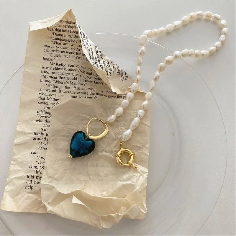 New 2021 Vintage Irregular Natural Pearl Necklaces for Women Girl Blue Color Heart Linked Chain Pendant Chokers Necklace Jewelry
New 2021 Vintage Irregular Natural Pearl Necklaces for Women Girl Blue Color Heart Linked Chain Pendant Chokers Necklace Jewelry