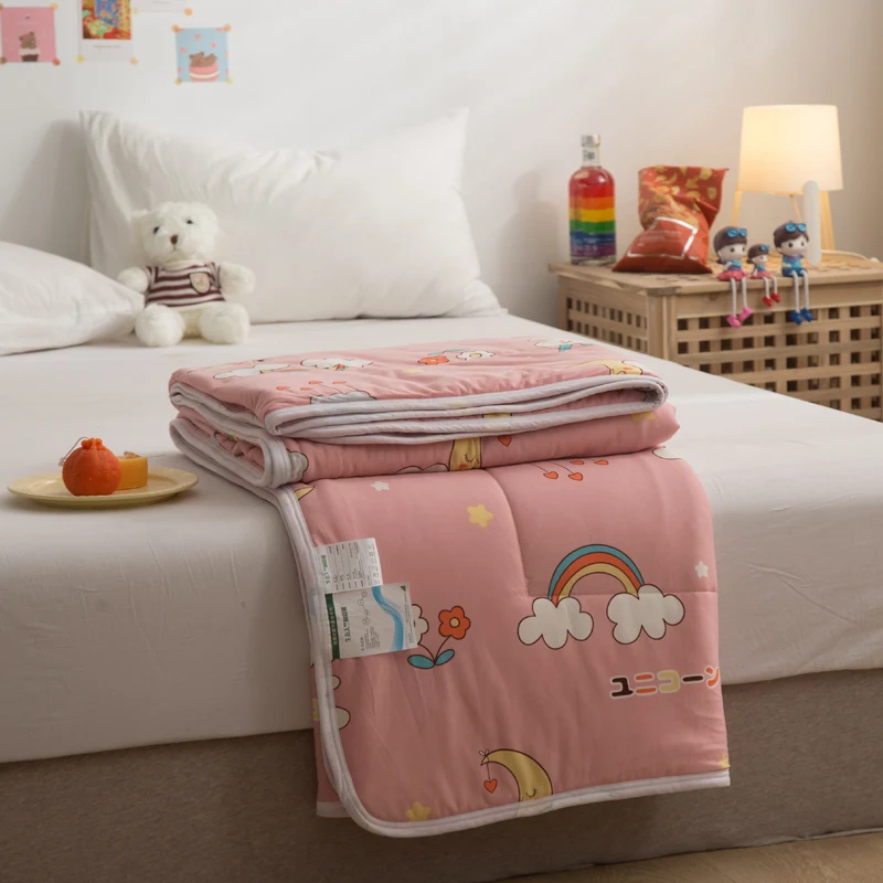 Cartoon Style Kids Air Conditioned Washable Comforter Spleep Students Dormitory Lightweight Duvet Rainbow Unicorn Summer Quilt
Cartoon Style Kids Air Conditioned Washable Comforter Spleep Students Dormitory Lightweight Duvet Rainbow Unicorn Summer Quilt