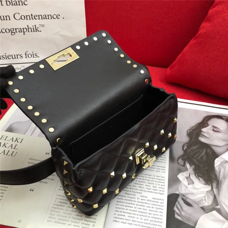 Brand new women's sheepskin rivet fashion diagonal sidecar hand over chest bag all kinds of mobile phone waist bag tide
Brand new women's sheepskin rivet fashion diagonal sidecar hand over chest bag all kinds of mobile phone waist bag tide
