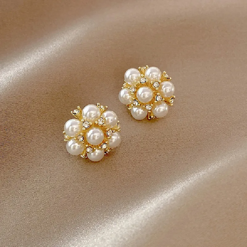2022 Korean New Fashion Geometric Pearl Earrings Female Classic Simple Earrings Fashion Earrings Female Jewelry Gifts
2022 Korean New Fashion Geometric Pearl Earrings Female Classic Simple Earrings Fashion Earrings Female Jewelry Gifts