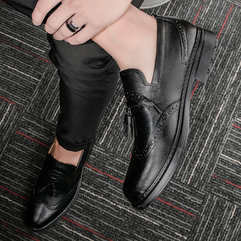 New Men Casual Shoes Breathable Leather Loafers Business Office Shoes For Men Driving Moccasins Comfortable Slip On Tassel Shoes
New Men Casual Shoes Breathable Leather Loafers Business Office Shoes For Men Driving Moccasins Comfortable Slip On Tassel Shoes