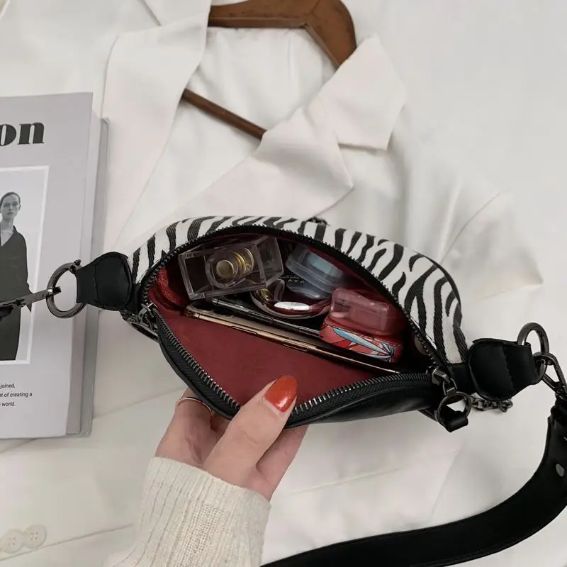 2020 Splicing Animal Pattern Crossbody Bags for Women New Fashion Shoulder Bag Wild Large-Capacity Chain Ladies Shoulder Bags
2020 Splicing Animal Pattern Crossbody Bags for Women New Fashion Shoulder Bag Wild Large-Capacity Chain Ladies Shoulder Bags