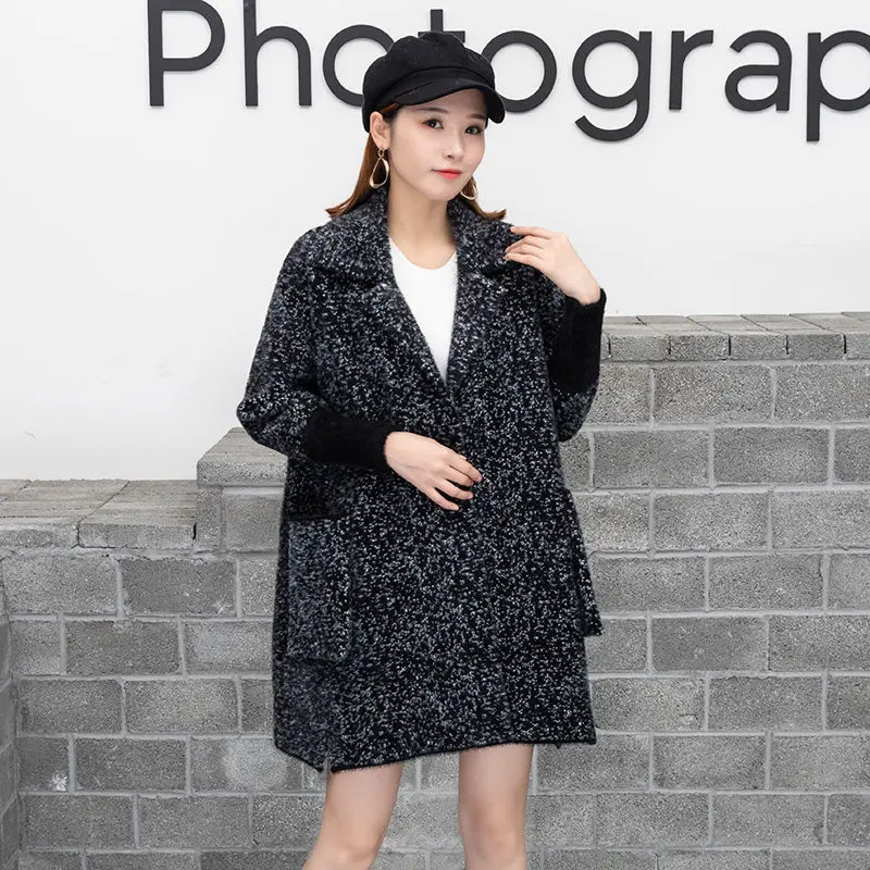 2020 Autumn Winter New Mink Velvet Jacket Women Cardigan Sweater Women Padded Thick Mid-length Korean Loose Woolen Coat K1076
2020 Autumn Winter New Mink Velvet Jacket Women Cardigan Sweater Women Padded Thick Mid-length Korean Loose Woolen Coat K1076