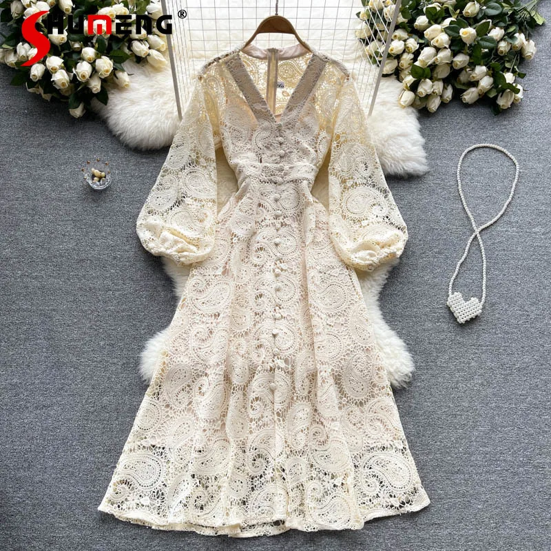 2021 Autumn New Female Palace Style Stand Collar V-neck Handmade Dress Women's Fashion Lace Hollow Puff Sleeve Sweet Maxi Dress
2021 Autumn New Female Palace Style Stand Collar V-neck Handmade Dress Women's Fashion Lace Hollow Puff Sleeve Sweet Maxi Dress