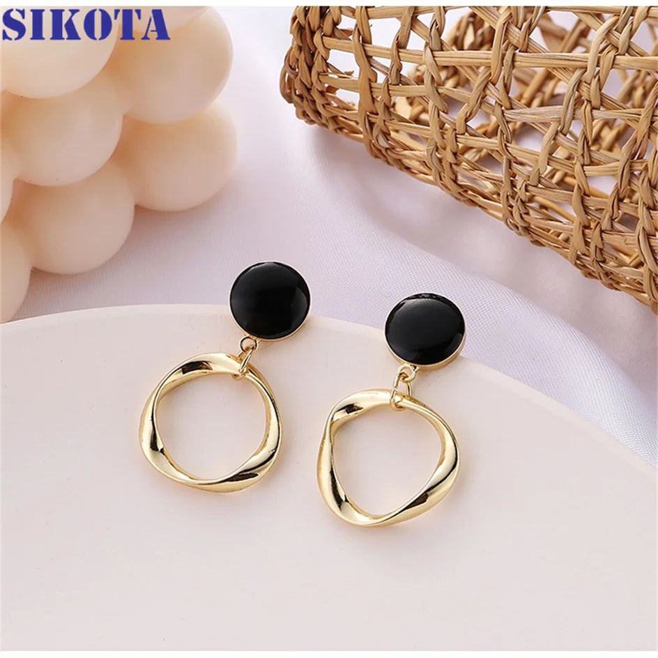 Корейские модные круглые серьги 2021, трендовые черные серьги-гвоздики из серебра пробы, Простые индивидуальные геометрические серьги для же...
Корейские модные круглые серьги 2021, трендовые черные серьги-гвоздики из серебра пробы, Простые индивидуальные геометрические серьги для же...