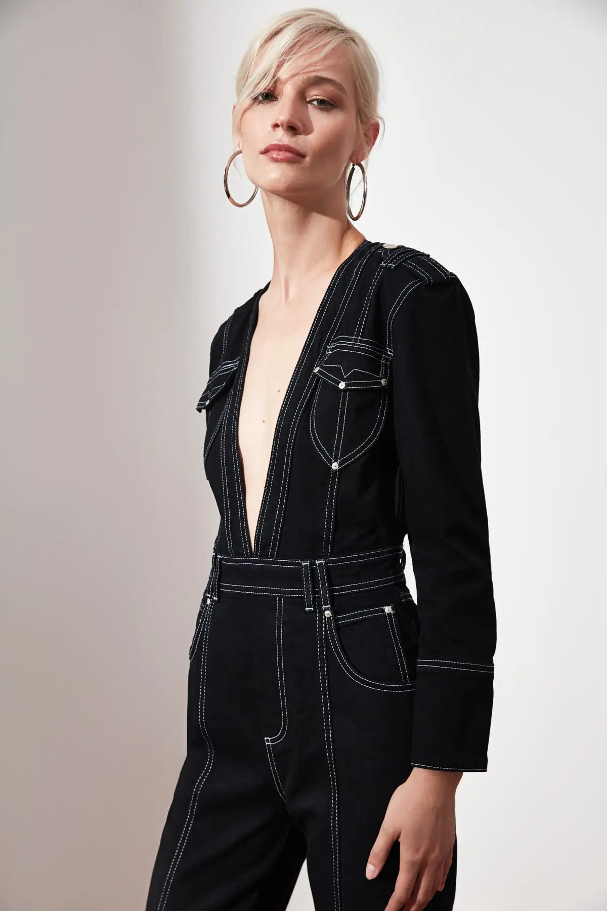 Trendyol Contrast Stitching Pocket Detail Denim Jumpsuit TWOAW21TU0079
Trendyol Contrast Stitching Pocket Detail Denim Jumpsuit TWOAW21TU0079