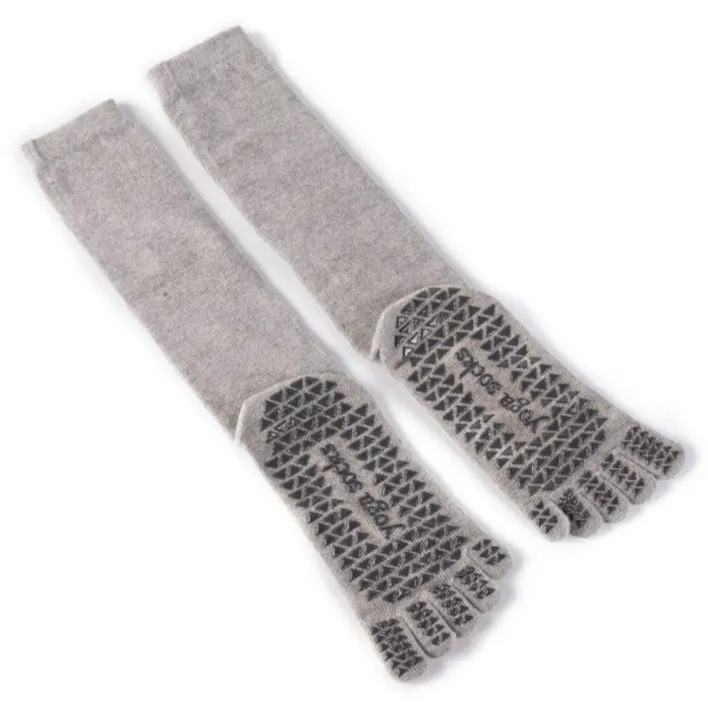 1pair Women Silicone Non-Slip Yoga Socks Fitness Cotton Knee High Sports Socks Breathable Pilates Ballet Socks
1pair Women Silicone Non-Slip Yoga Socks Fitness Cotton Knee High Sports Socks Breathable Pilates Ballet Socks