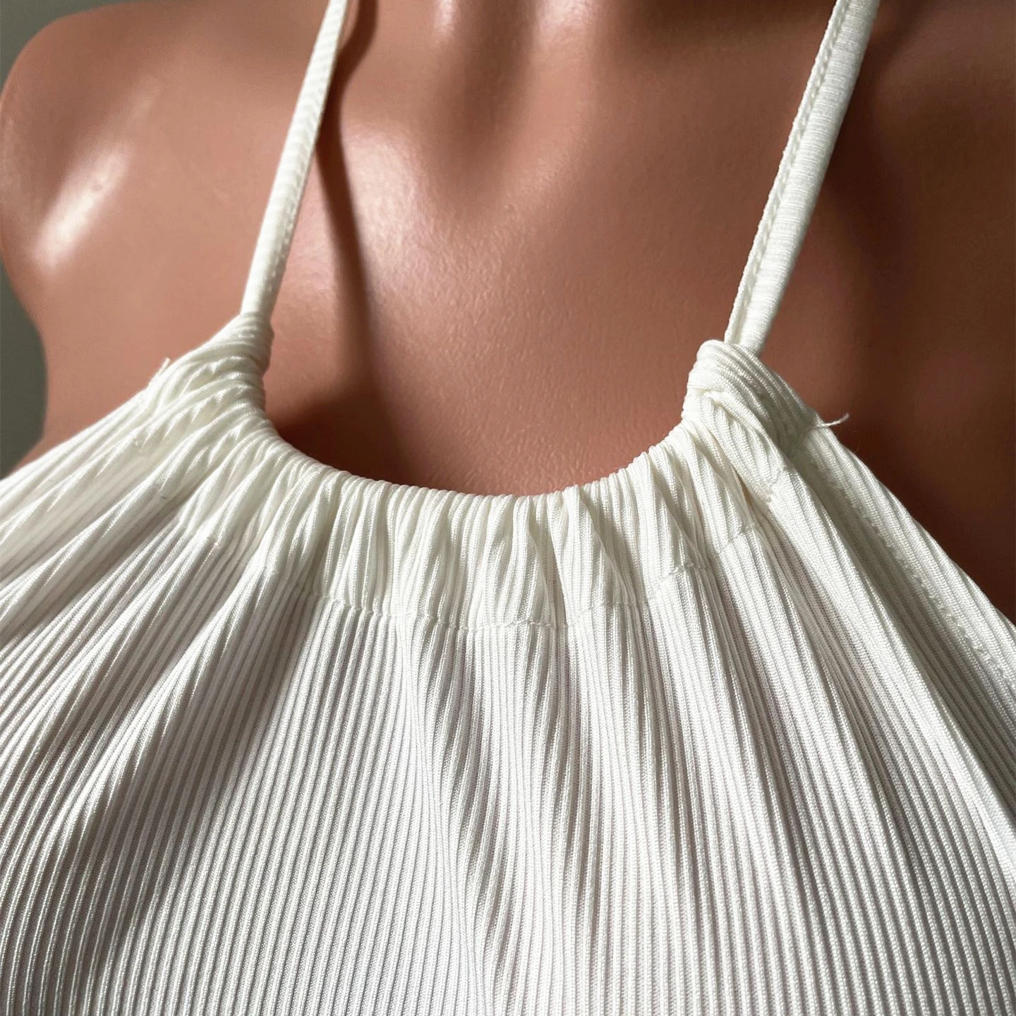 ANJAMANOR Sexy Backless Halter Bodycon Jumpsuit Women Summer Ribbed Knitted Rompers Shorts 2021 Clubwear Playsuit D27-BI19
ANJAMANOR Sexy Backless Halter Bodycon Jumpsuit Women Summer Ribbed Knitted Rompers Shorts 2021 Clubwear Playsuit D27-BI19