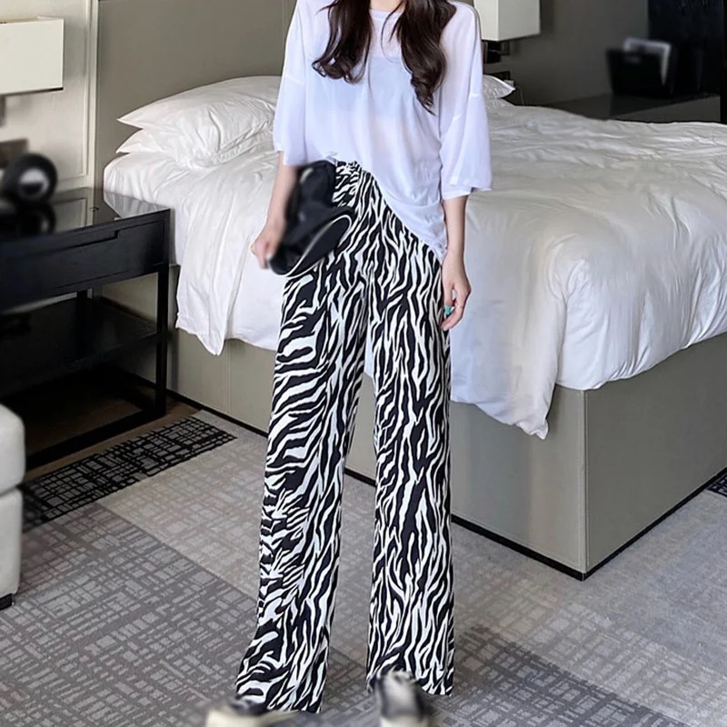 Female Zebra Stripes Pattern Trousers Spring Summer Loose High Waist Thin Straight Wide Leg Pants for Women
Female Zebra Stripes Pattern Trousers Spring Summer Loose High Waist Thin Straight Wide Leg Pants for Women
