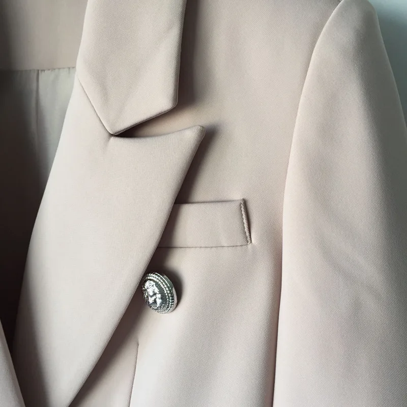 PYJTRL 2020 high quality sharp goods suit coat metal lion head button double breasted Blazer
PYJTRL 2020 high quality sharp goods suit coat metal lion head button double breasted Blazer