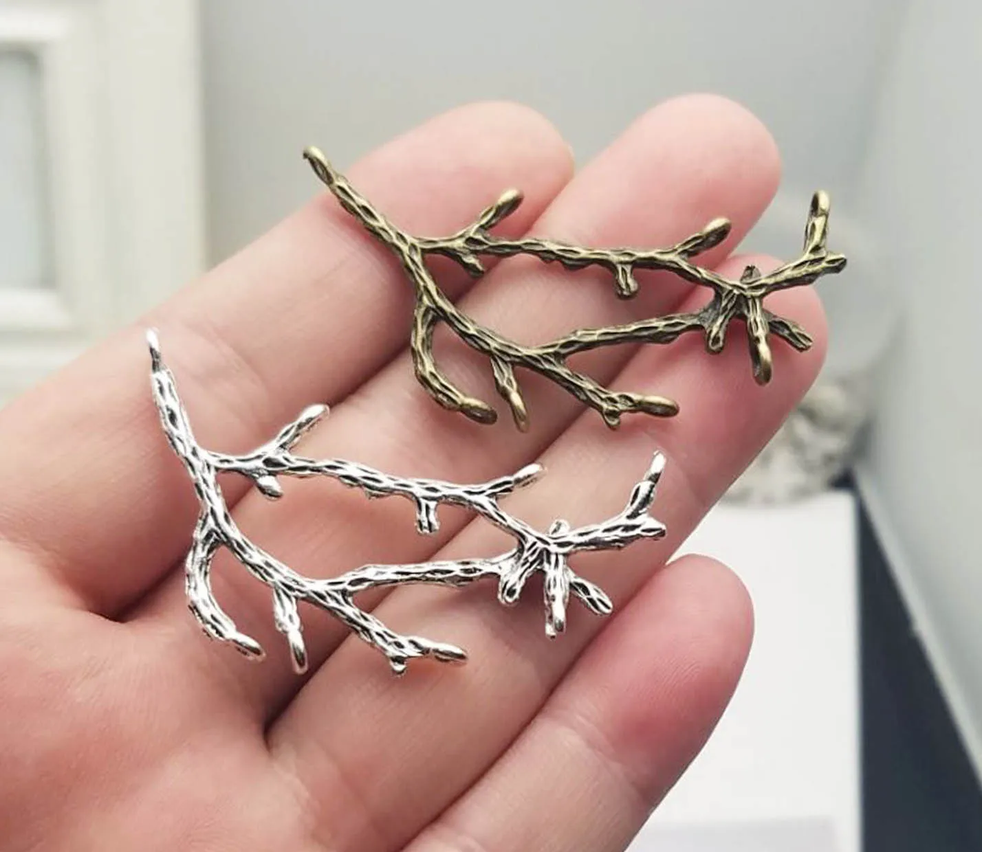 10pcs/lot--27x56mm, Antique silver plated/bronze plated Tree Branch Connector charms,DIY supplies,Jewelry accessories
10pcs/lot--27x56mm, Antique silver plated/bronze plated Tree Branch Connector charms,DIY supplies,Jewelry accessories