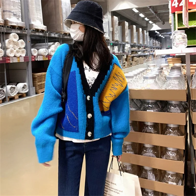 Женский трикотажный кардиган с V-образным вырезом, свободный облегающий кардиган контрастных цветов, зима 2021 
Женский трикотажный кардиган с V-образным вырезом, свободный облегающий кардиган контрастных цветов, зима 2021