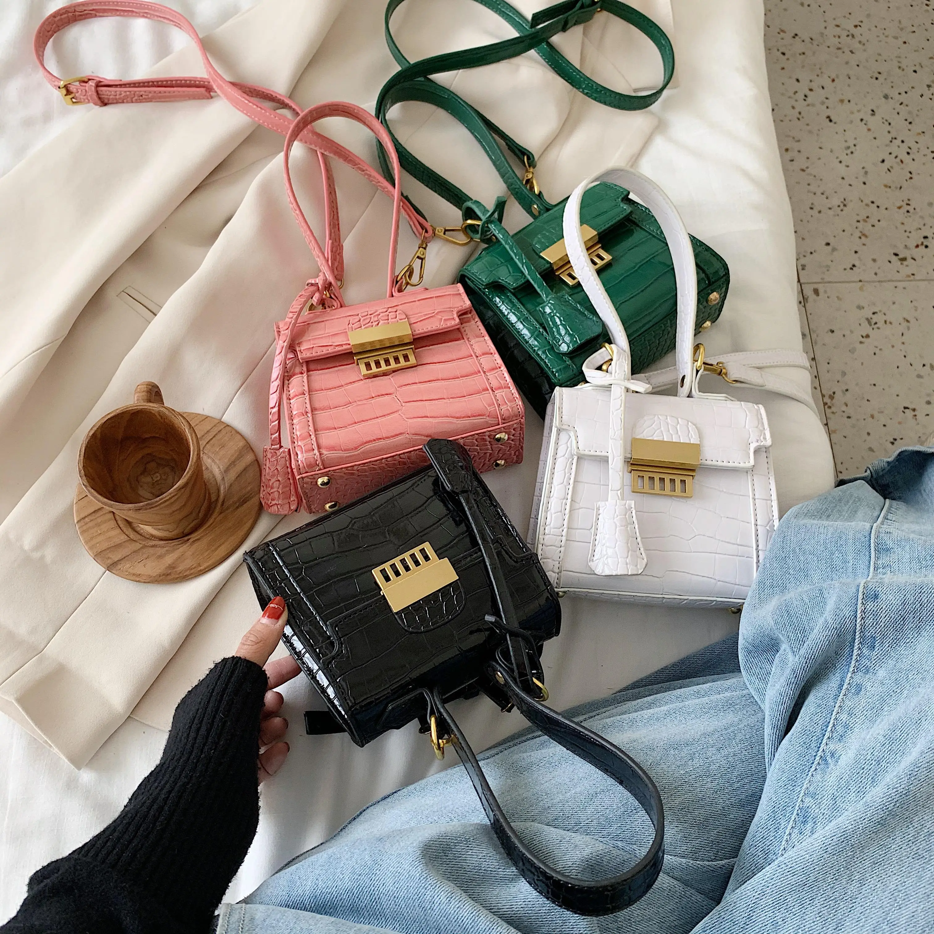 Mini PU Leather Crossbody Bags For Women 2020 Summer Stone Pattern Shoulder Messenger Handbag Female Tote Handbags
Mini PU Leather Crossbody Bags For Women 2020 Summer Stone Pattern Shoulder Messenger Handbag Female Tote Handbags