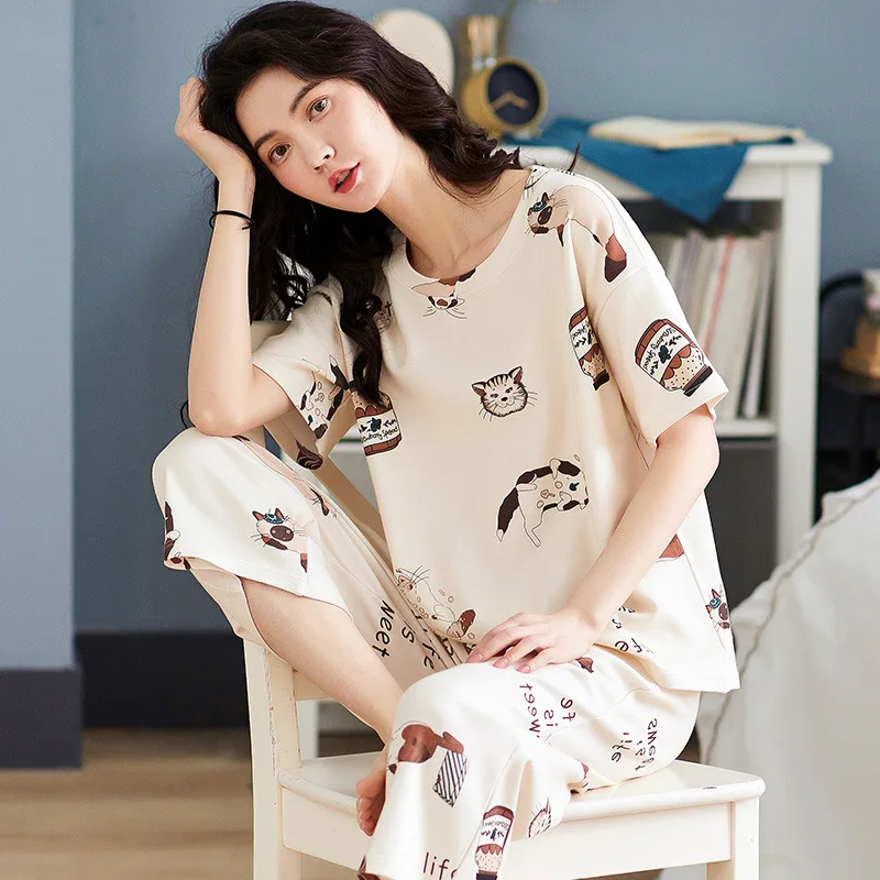 New Summer Cotton Simplicity Short Sleeves Fashion Cropped Pants Cute Thin Section Sexy Pajamas Two-Piece Suit Homewear 
New Summer Cotton Simplicity Short Sleeves Fashion Cropped Pants Cute Thin Section Sexy Pajamas Two-Piece Suit Homewear