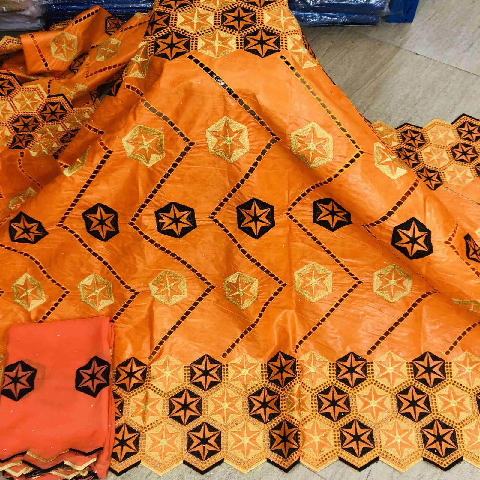 Latest Style African bazin Lace Fabric 5+2Yards Per Lot African Embroidery Guipure Lace Fabric For Nigerian Dress SK149
Latest Style African bazin Lace Fabric 5+2Yards Per Lot African Embroidery Guipure Lace Fabric For Nigerian Dress SK149