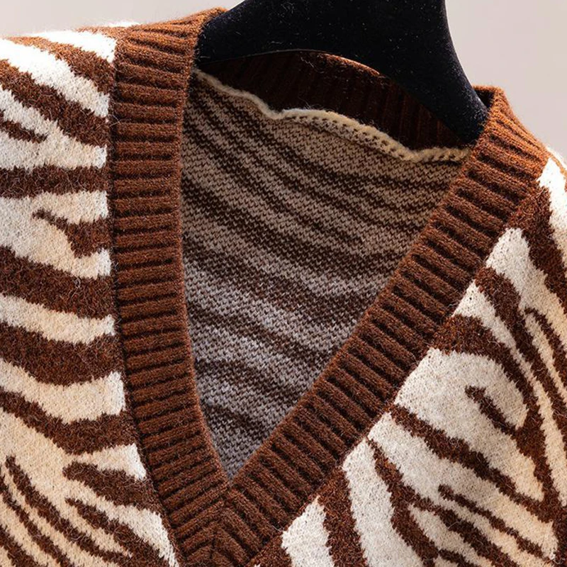 Spring Women's V-neck Knitted Sweater Vest For Women Korean High Waist Slim Waistcoat Leopard Sleeveless Vests Tops S-XL New
Spring Women's V-neck Knitted Sweater Vest For Women Korean High Waist Slim Waistcoat Leopard Sleeveless Vests Tops S-XL New