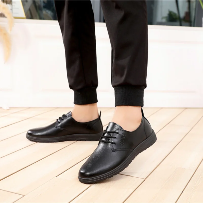 2021 New Men's Shoes Restaurant Work Flat Work Shoes Men's Shoes Antiskid Waterproof Soft Sole Casual Single Shoes Comfortable
2021 New Men's Shoes Restaurant Work Flat Work Shoes Men's Shoes Antiskid Waterproof Soft Sole Casual Single Shoes Comfortable