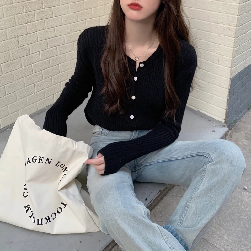 2021 autumn and winter new Korean version of loose knit sweater Arctic fleece knitted thick sweater cardigan top women
2021 autumn and winter new Korean version of loose knit sweater Arctic fleece knitted thick sweater cardigan top women