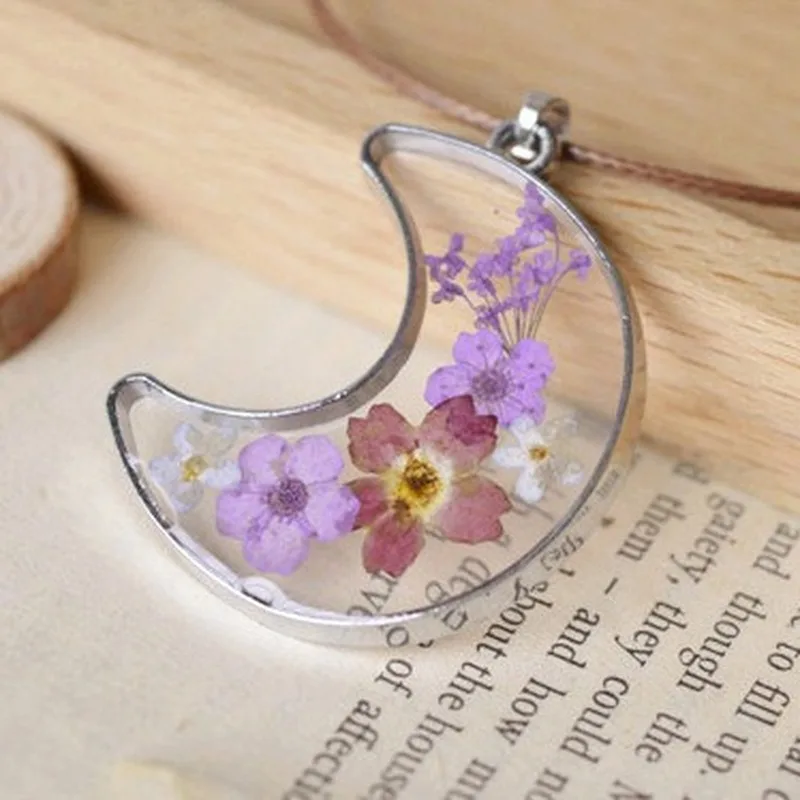 New Japanese Style Natural Dried Flower Handmade Glue Moon Necklace Necklace Necklaces for Women Butterfly Necklace Chains
New Japanese Style Natural Dried Flower Handmade Glue Moon Necklace Necklace Necklaces for Women Butterfly Necklace Chains