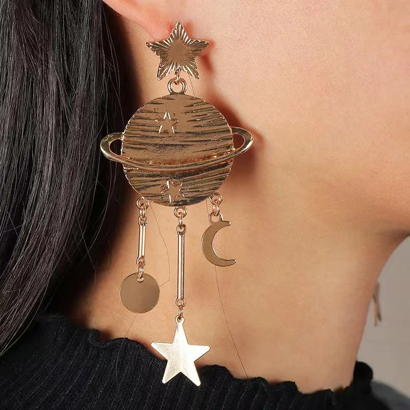 Asymmetric planet Earrings female creative metal Star Moon Earrings female long gold ring animation Earrings Kawaii fashion 2021 
Asymmetric planet Earrings female creative metal Star Moon Earrings female long gold ring animation Earrings Kawaii fashion 2021