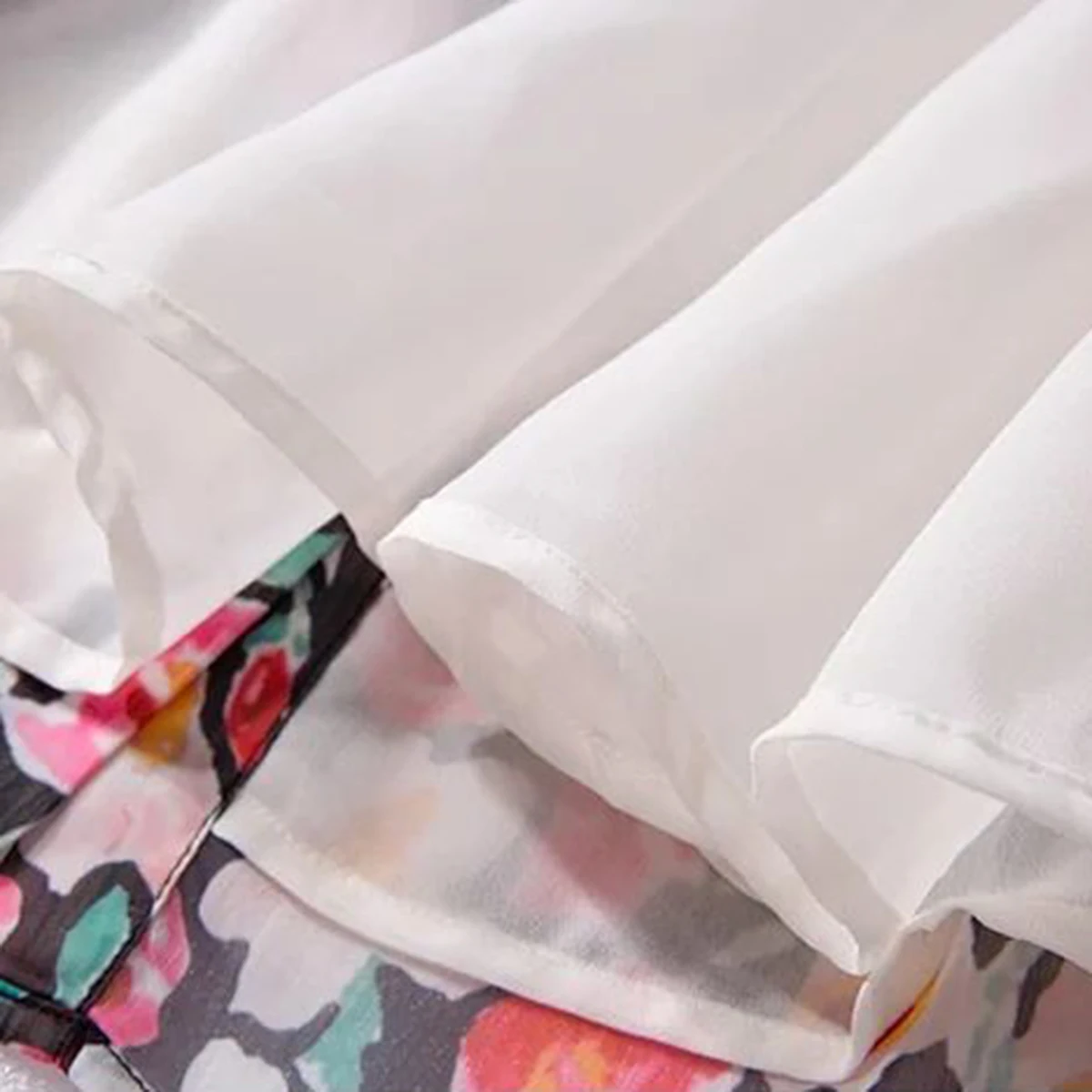 Chic Floral Midi Skirt Women Summer High Waist Front Button Line Casual Skirts 2021 Printed Vintage Long Skirt
Chic Floral Midi Skirt Women Summer High Waist Front Button Line Casual Skirts 2021 Printed Vintage Long Skirt