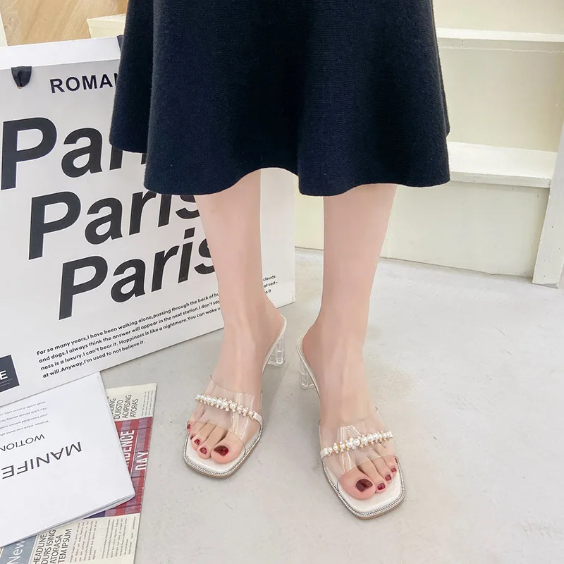 Female Shoes String Bead Slippers Women Summer Glitter Slides Square heel Med Fashion Heeled Mules 2021 Soft Jelly Block Luxury
Female Shoes String Bead Slippers Women Summer Glitter Slides Square heel Med Fashion Heeled Mules 2021 Soft Jelly Block Luxury