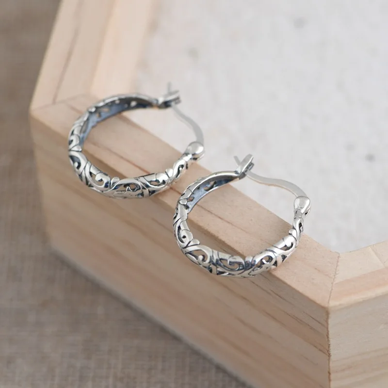 FNJ Simple Hollow Hoop Earrings 925 Silver Original Pure S925 Sterling Silver Earring for Women Jewelry Good Luck
FNJ Simple Hollow Hoop Earrings 925 Silver Original Pure S925 Sterling Silver Earring for Women Jewelry Good Luck