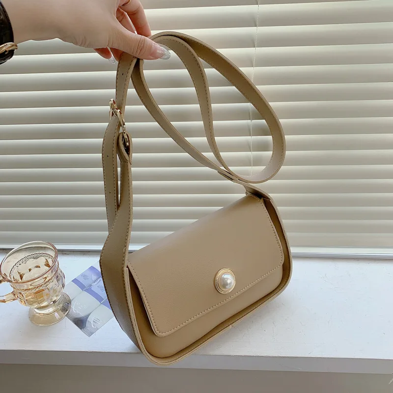 Женская сумка в стиле ретро, простая повседневная маленькая квадратная сумочка на плечо, модный однотонный мессенджер для свиданий
Женская сумка в стиле ретро, простая повседневная маленькая квадратная сумочка на плечо, модный однотонный мессенджер для свиданий