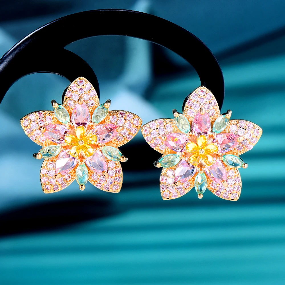 Soramoore Luxury Star Shape Pink Flower Earrings For Women Bridal Wedding Party Daily Trendy Jewelry Accessories High Quality
Soramoore Luxury Star Shape Pink Flower Earrings For Women Bridal Wedding Party Daily Trendy Jewelry Accessories High Quality