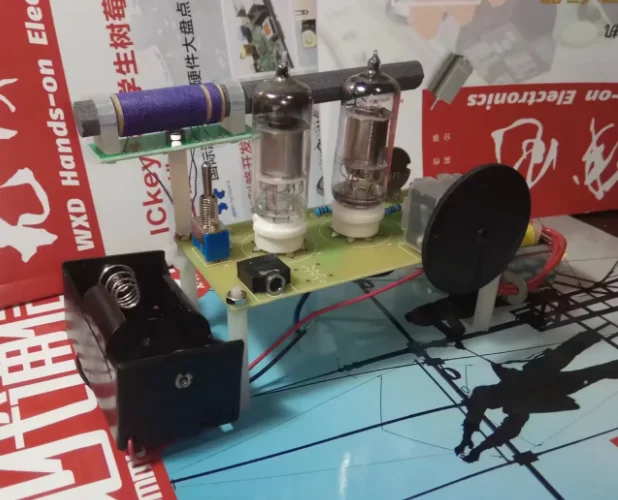 Two-lamp DC Tube Radio Kit Regenerative Medium-wave Two-tube Radio Kit Battery Version
Two-lamp DC Tube Radio Kit Regenerative Medium-wave Two-tube Radio Kit Battery Version