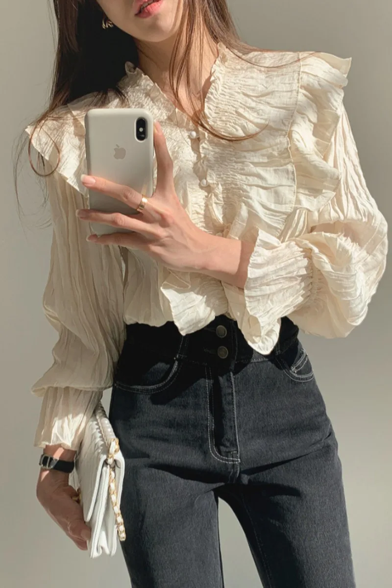 New 2020 Women Spring Summer Elegant Blouse Shirts Fashionable Single Breasted Casual Ruffles Flare Sleeve Pleated Wild Tops
New 2020 Women Spring Summer Elegant Blouse Shirts Fashionable Single Breasted Casual Ruffles Flare Sleeve Pleated Wild Tops