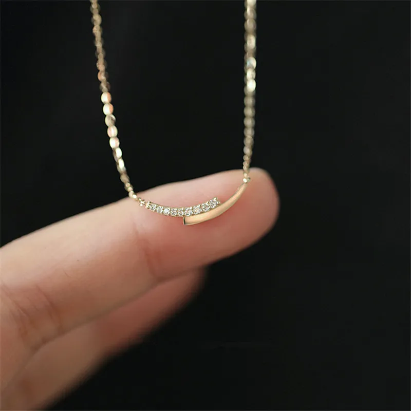 925 Sterling Silver 14K Gold Plating Pavé Crystal Intersection Pendant Clavicle Chain Necklace Women Simple Jewelry Accessories
925 Sterling Silver 14K Gold Plating Pavé Crystal Intersection Pendant Clavicle Chain Necklace Women Simple Jewelry Accessories