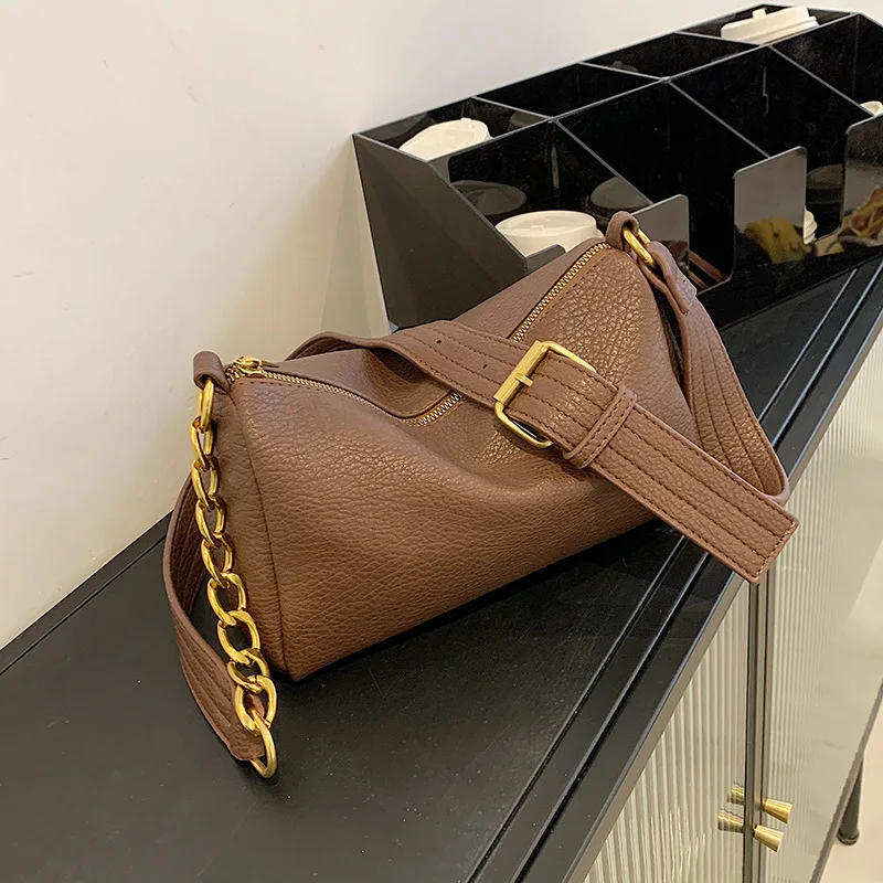 High Quality Retro Ladies Messenger Soft Leather Chain Shoulder Bag 2021 New Net Red Pillow Bag Korean Women's Casual Bag
High Quality Retro Ladies Messenger Soft Leather Chain Shoulder Bag 2021 New Net Red Pillow Bag Korean Women's Casual Bag
