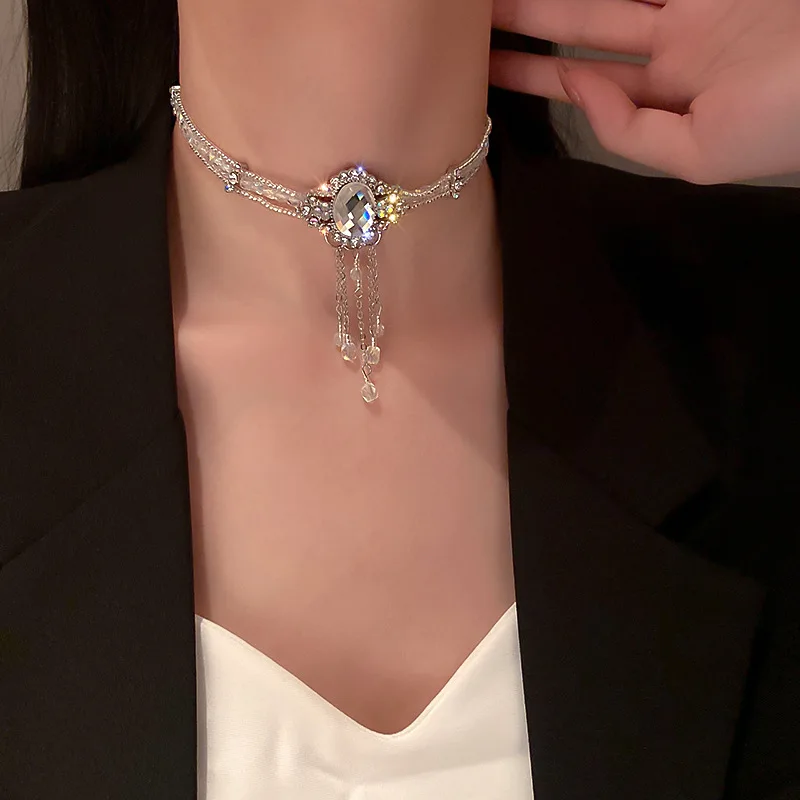 Chokers White Beaded Necklace Inlaid Cubic Zirconia Very Shiny Fashion Light Luxury Personality Minority Sweet Lovely Wholesale
Chokers White Beaded Necklace Inlaid Cubic Zirconia Very Shiny Fashion Light Luxury Personality Minority Sweet Lovely Wholesale