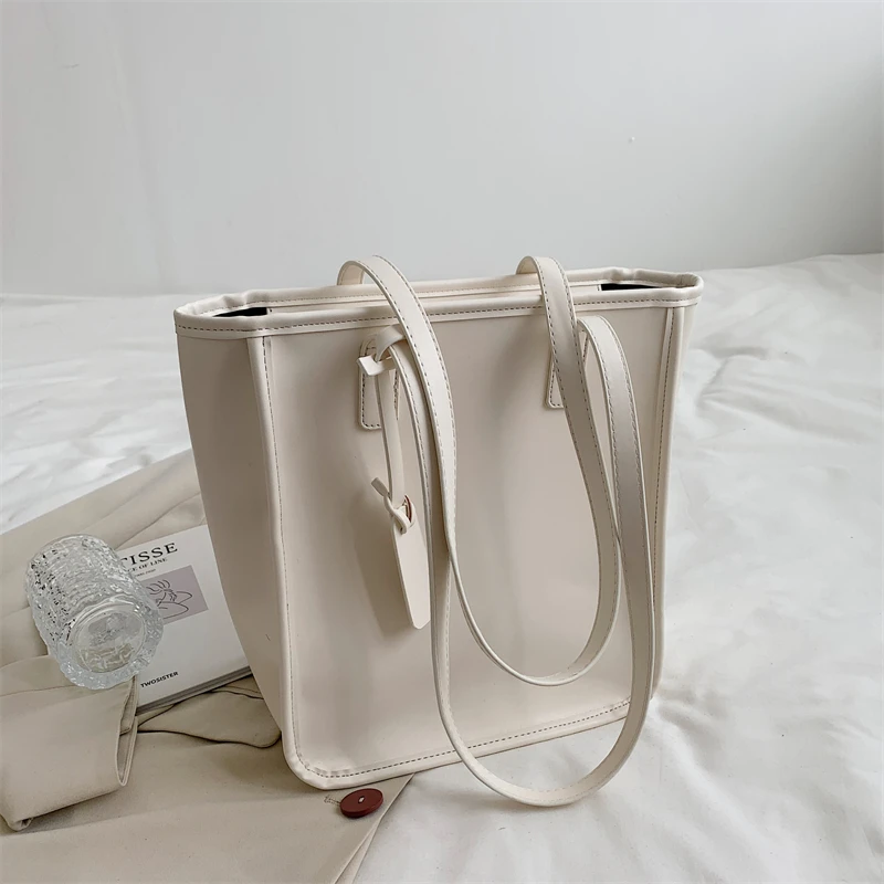 Large-capacity Travel Handbags Women Leather Shoulder Bags Fashion Casual Tote Bag Ladies Vintage Solid Designer Women Bag Sac
Large-capacity Travel Handbags Women Leather Shoulder Bags Fashion Casual Tote Bag Ladies Vintage Solid Designer Women Bag Sac