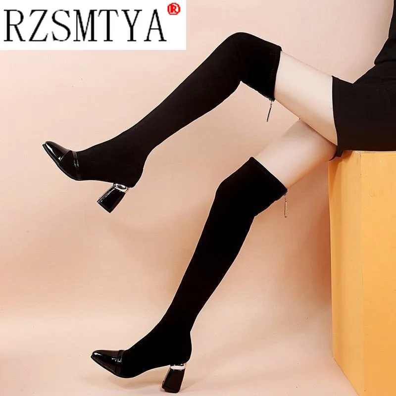 Женские замшевые сапоги на высоком каблуке, на молнии
Женские замшевые сапоги на высоком каблуке, на молнии