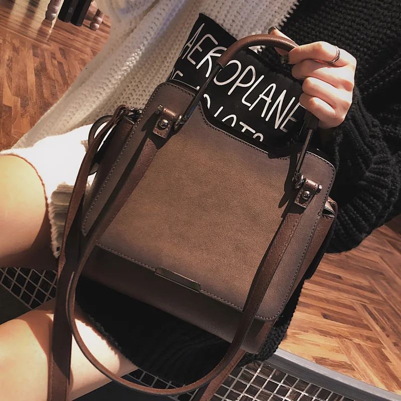Hot Sale Retro Soft Women Crossbody Bags Luxury Vintage Designer Shoulder Bags for Female Top-handle Casual Big Totes Bolsos Q6
Hot Sale Retro Soft Women Crossbody Bags Luxury Vintage Designer Shoulder Bags for Female Top-handle Casual Big Totes Bolsos Q6