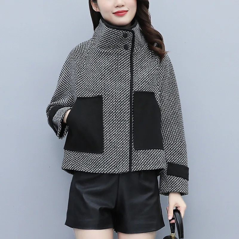 Fashion Lamb Wool Autumn Winter Coat Women Jacket Fleece Shaggy Warm Cropped Jackets Overcoat Single Breasted pocket Outwear
Fashion Lamb Wool Autumn Winter Coat Women Jacket Fleece Shaggy Warm Cropped Jackets Overcoat Single Breasted pocket Outwear