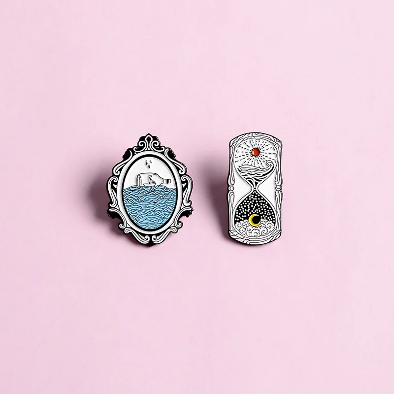 Hourglass Mirror Brooch Bag Clothes Backpack Lapel Enamel Pin Badges Cartoon Jewelry Gift For Friend Women Accessories
Hourglass Mirror Brooch Bag Clothes Backpack Lapel Enamel Pin Badges Cartoon Jewelry Gift For Friend Women Accessories