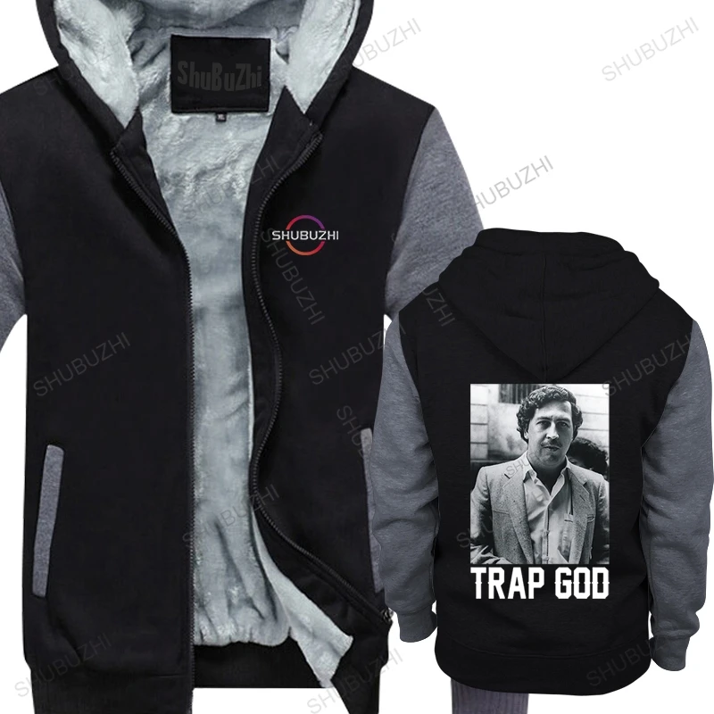 Мужская зимняя теплая черная толстовка, уличная одежда, Крутая толстовка с капюшоном, ловушка, Бог Пабло Эскобар, мужские хлопковые Толстов... 
Мужская зимняя теплая черная толстовка, уличная одежда, Крутая толстовка с капюшоном, ловушка, Бог Пабло Эскобар, мужские хлопковые Толстов...