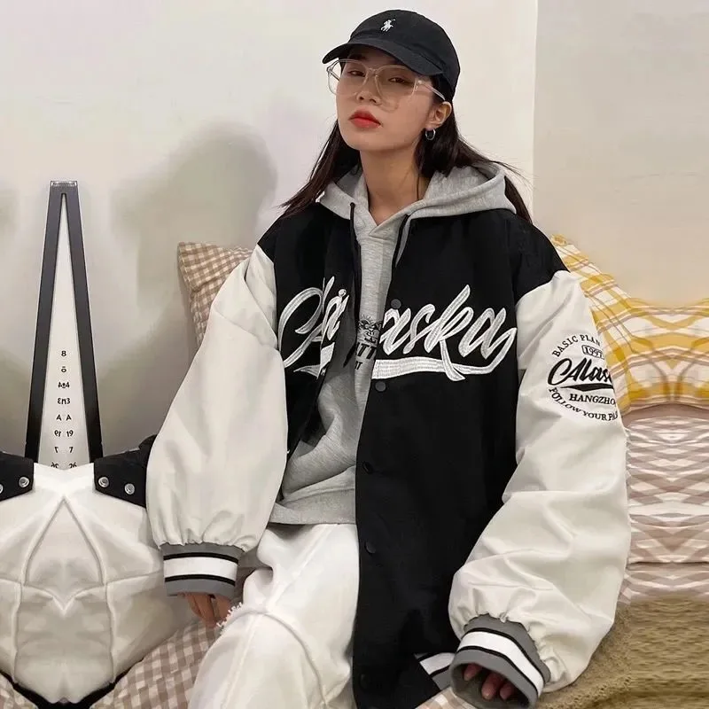 Abrigo nuevo de estilo universitario para mujer, Chaqueta de punto de pareja, uniforme de bisbol de alta calidad, Otoo, 2021
Abrigo nuevo de estilo universitario para mujer, Chaqueta de punto de pareja, uniforme de bisbol de alta calidad, Otoo, 2021
