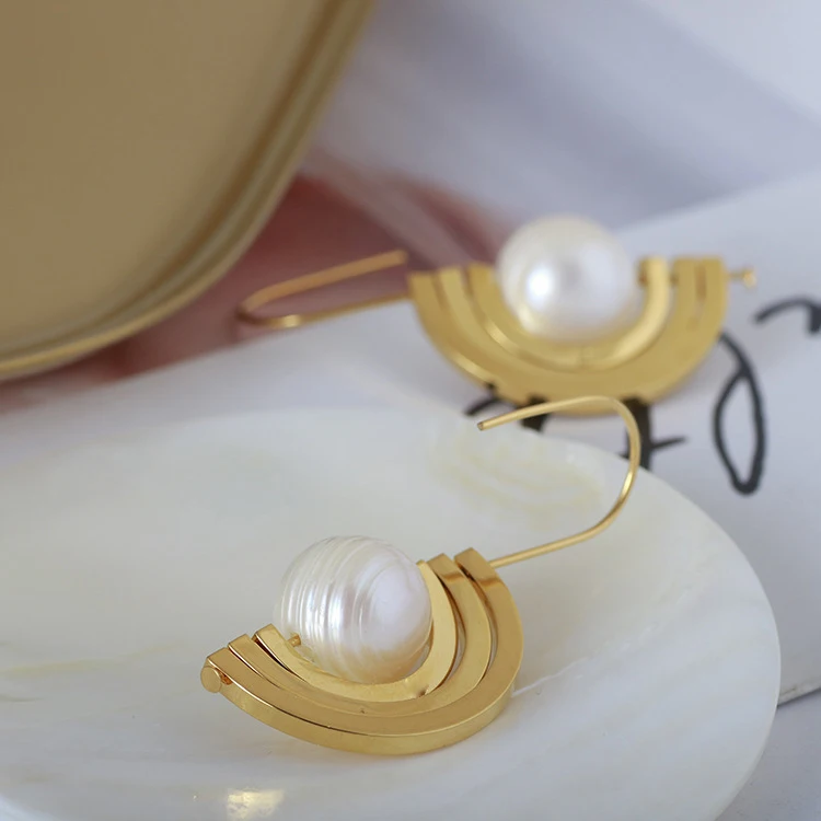 Geometric Pearl Drop Earrings for Women New Street Fashion half-round Natural Pearl Earring Jewelry Gift Earrings for Mother
Geometric Pearl Drop Earrings for Women New Street Fashion half-round Natural Pearl Earring Jewelry Gift Earrings for Mother