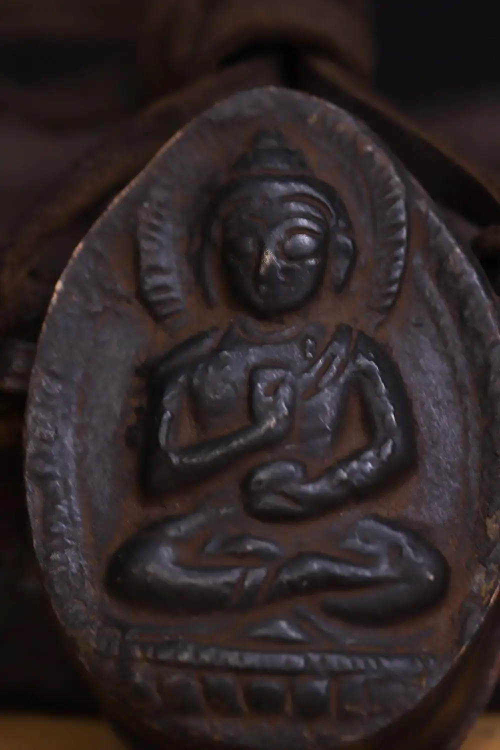 wedding decoration Tibetan temple collection of copper tires, hand-beating, chi carved carton box, Buddha Shakyamuni 
wedding decoration Tibetan temple collection of copper tires, hand-beating, chi carved carton box, Buddha Shakyamuni