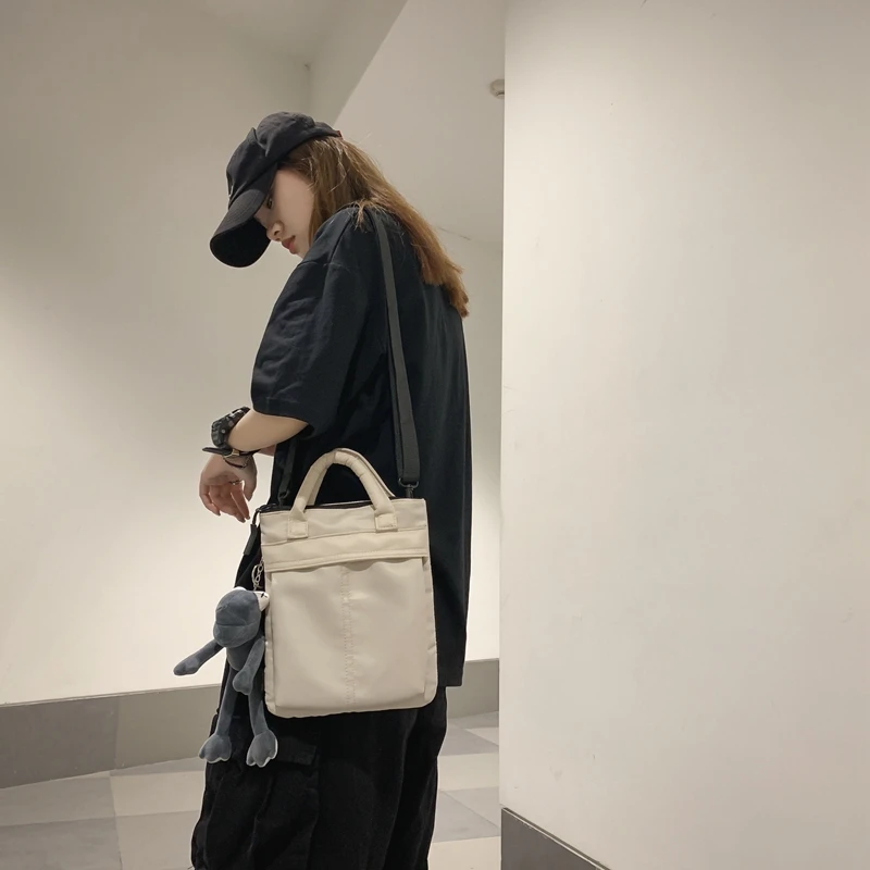 Men's and women's shopping bags, women's canvas cloth shoulder bags, environmentally friendly storage handbags, daily fashion
Men's and women's shopping bags, women's canvas cloth shoulder bags, environmentally friendly storage handbags, daily fashion