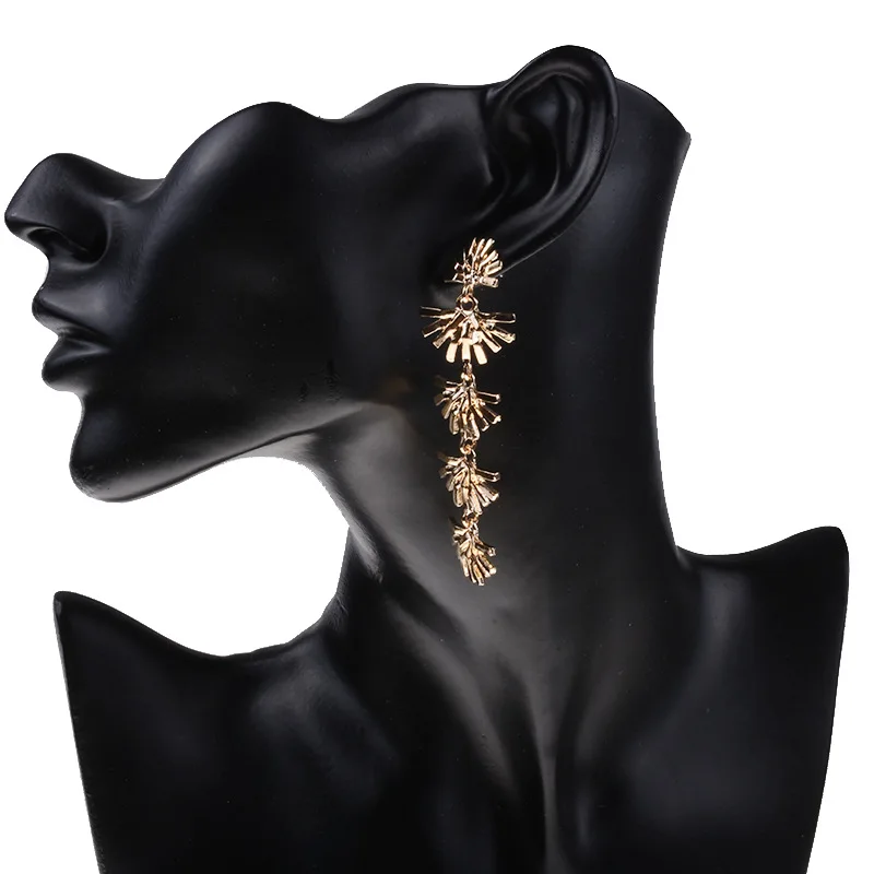 BK New Long Earrings Color Black Gold Silver Plant Leaf Style Dangle Stud Metal Alloy Woman Fashion Jewelry
BK New Long Earrings Color Black Gold Silver Plant Leaf Style Dangle Stud Metal Alloy Woman Fashion Jewelry