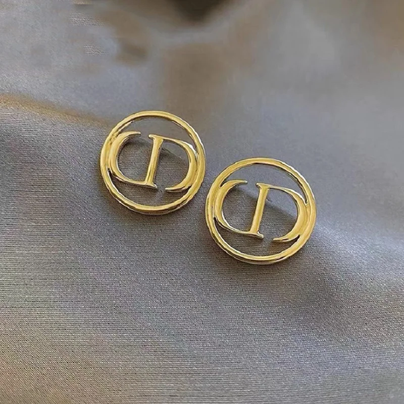 

Electroplating Real Gold Tud Exaggerated Earrings New Retro Ilver Needle Circle Earrings