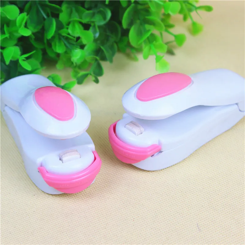 Kitchen Accessories Mini Portable Food Tongs Heat Sealing Machine Sealing Machine Household Snack Bag Sealing Machine Appliances
Kitchen Accessories Mini Portable Food Tongs Heat Sealing Machine Sealing Machine Household Snack Bag Sealing Machine Appliances
