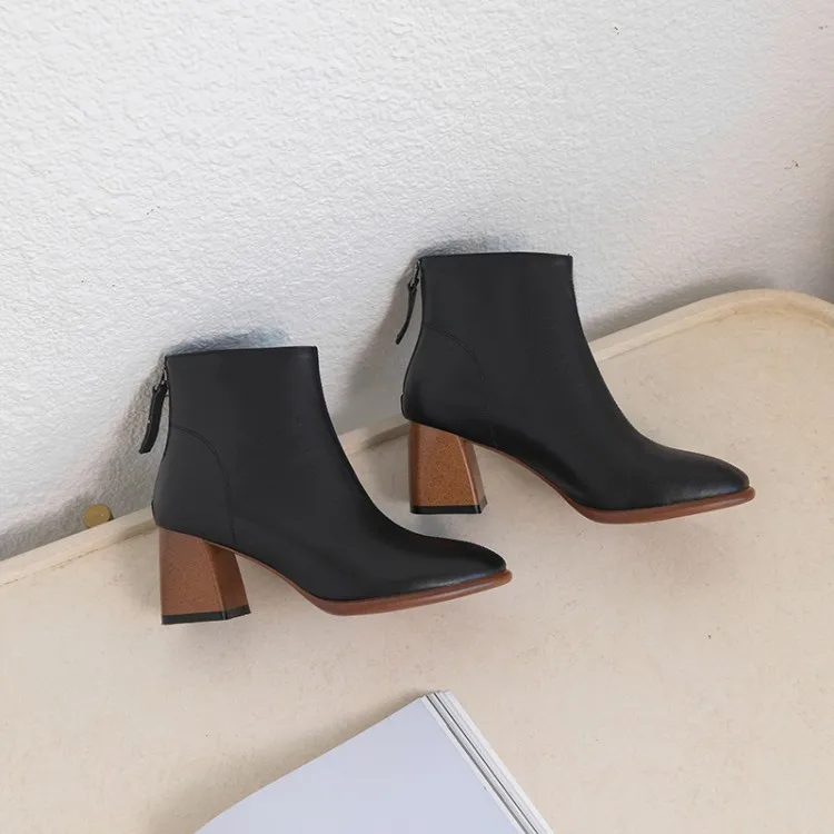 MLJUESE 2021 women soft ankle boots cow leather zippers boots winter short plush round toe high heels women boots 
MLJUESE 2021 women soft ankle boots cow leather zippers boots winter short plush round toe high heels women boots