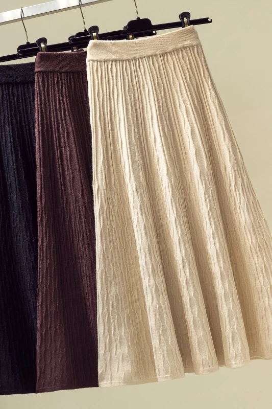 Winter Cashmere Blend Long Knitted Skirt Autumn Retro High Waist Wool Blend Pleated A-line LOng Skater Rib Knitted Skirts 
Winter Cashmere Blend Long Knitted Skirt Autumn Retro High Waist Wool Blend Pleated A-line LOng Skater Rib Knitted Skirts