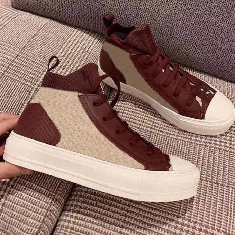 Women's Shoes
Women's Shoes